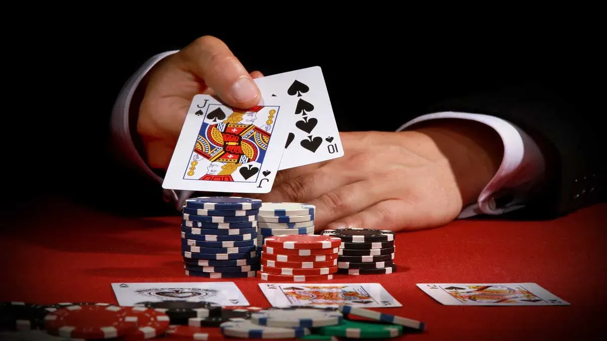 Quy tắc đặt cược game bài Poker